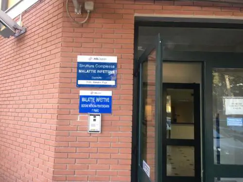 Cagliari, paura per un sospetto caso di ebola: "È sintomatico"