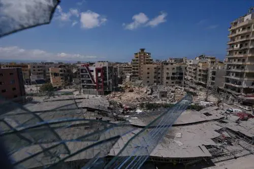 Israele-Libano, ucciso un casco blu dopo colpi di mortaio. Altri due feriti. Hezbollah respinge l'accordo sul cessate il fuoco