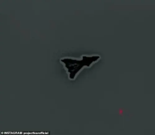 Area 51 torna al centro del mistero: circola un’immagine di un jet sconosciuto