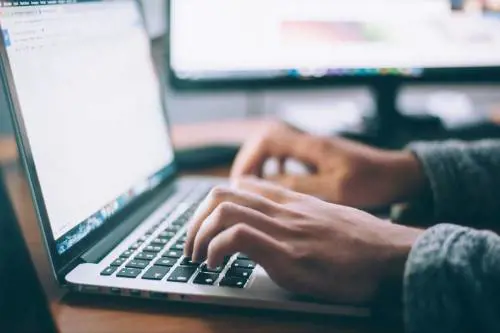 Non hai dichiarato i tuoi redditi? L'Inps può revocare l'assegno di invalidità. Ecco come rimediare