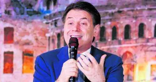 Conte nega le trame e offende. Ma le carte lo smentiscono