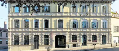 Colpo alla casa d'aste: in quattro minuti un bottino da un milione