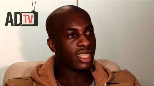 Ucciso a coltellate Talay Riley: chi era il cantautore britannico morto a solo 35 anni