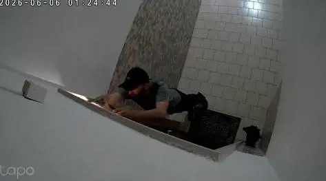 Occhio alla tecnica del filo di colla: così i ladri d'appartamento vi svuotano casa