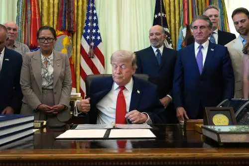 Iran, i Pasdaran vogliono rovinare la festa di Trump facendo slittare la firma