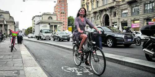 Milanesi gli italiani che camminano di più. E anche quelli che amano di più la bici