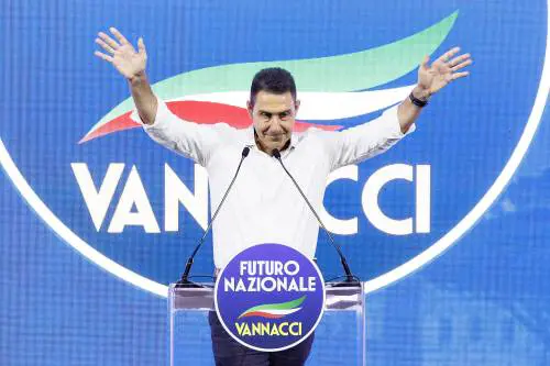 Vannacci provoca sul femminicidio. "Un reato assurdo: lavaggio del cervello"
