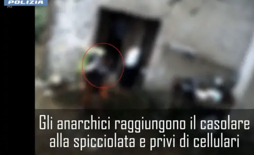 Sale l’allarme anarchico in Italia: così agiscono le cellule terroristiche