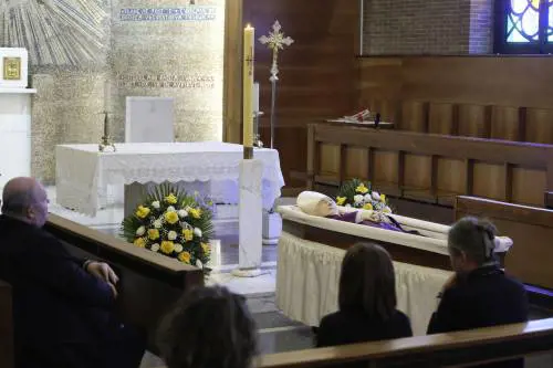"Ruini, un fratello saggio". Leone piange il cardinale: oggi funerali in San Pietro