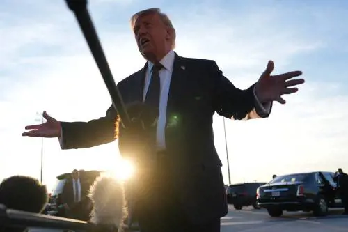 Esultanza del tycoon. "È l'accordo Trump. L'uranio sarà nostro. Bombe se sgarrano"
