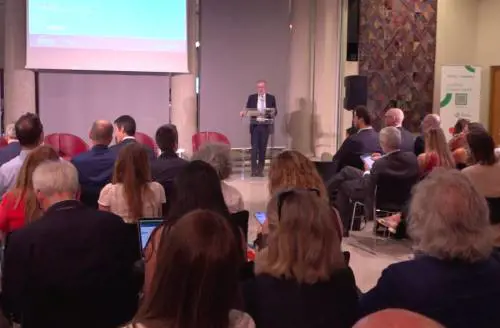 Intesa Sanpaolo, un monitor per capire le fragilità italiane: “Rendere la crescita più inclusiva”
