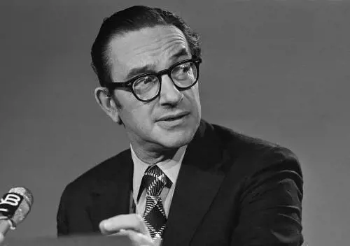 Addio a Greenspan, storico ex presidente Fed. Aveva 100 anni 