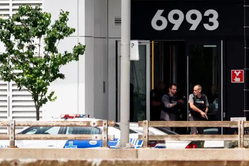 Sparatoria a Montreal, morti un agente e un rabbino. Ucciso l'aggressore. I media locali: "Prese di mira attività commerciali ebraiche"