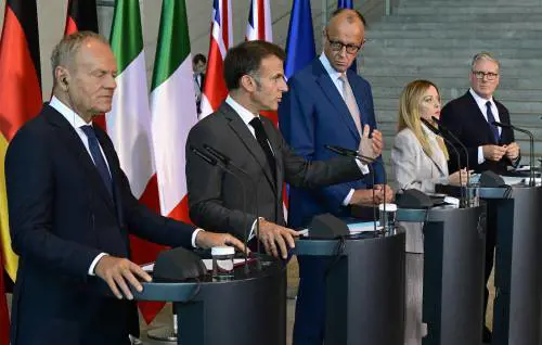Vertice E5 sull'Ucraina, Meloni: "Rafforziamo Nato e legame transatlantico. Pace impossibile se non sosteniamo Kiev"