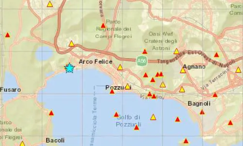 Campi flegrei, la terra si muove ancora: scossa di magnitudo 3.6 nella notte