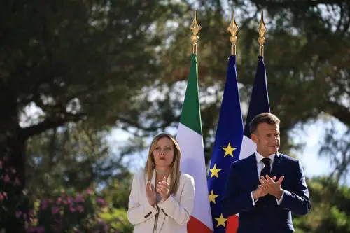 Vertice Italia-Francia, Macron: "Noi partner naturali". Meloni: "Siamo due grandi nazioni con interessi convergenti"