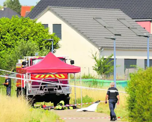 Aereo turistico si schianta vicino a Nancy. Era un "battesimo del volo": morti in 11