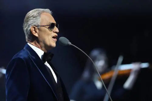 Andrea Bocelli, furto da mezzo milione di euro nella villa di Forte dei Marmi