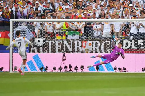 Il portiere eroe che ha eliminato la Germania senza stipendio da 6 mesi