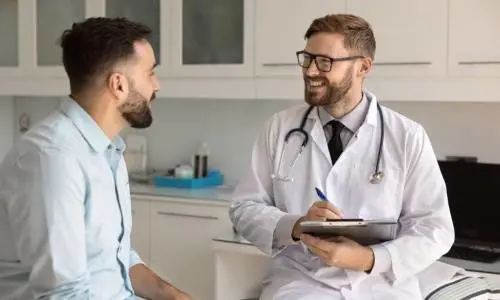 Quando andare dall’urologo? Sintomi, prevenzione e controlli da fare