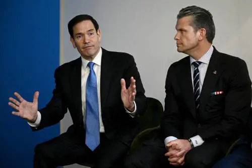 Truppe Usa via dall’Europa, il piano bloccato all’ultimo: cosa voleva annunciare Hegseth alla Nato
