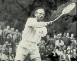 Cambia il regolamento di Wimbledon: il tennista che gioca con un braccio solo 