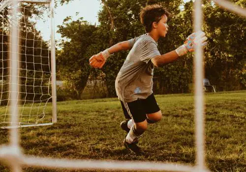 Il calcio da oratorio è una lezione di vita. Insegna a vincere insieme e a saper perdere
