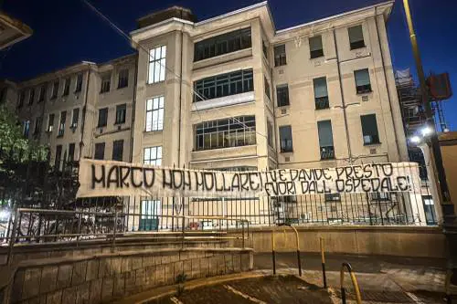 Ultrà ferito da un lacrimogeno. "Domiciliari all'agente"