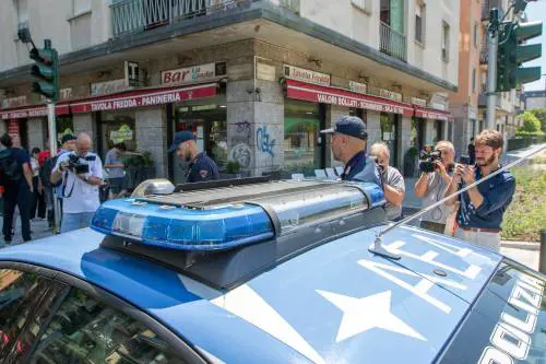 Coltellate da un passante. Torna l'incubo follia cieca