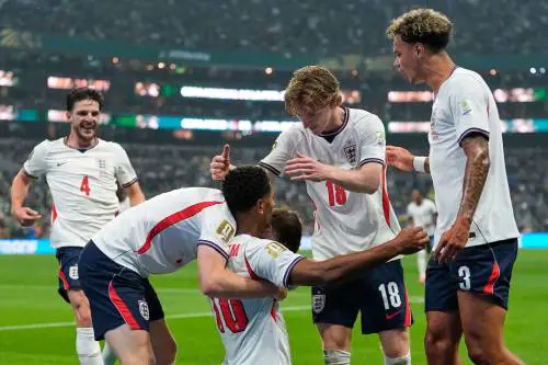 L’Inghilterra supera 3-2 il Messico all’Azteca e trova la Norvegia di Haaland ai quarti
