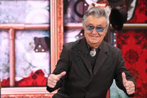 Bobby Solo nella bufera. "Concerto annullato per moscerini"