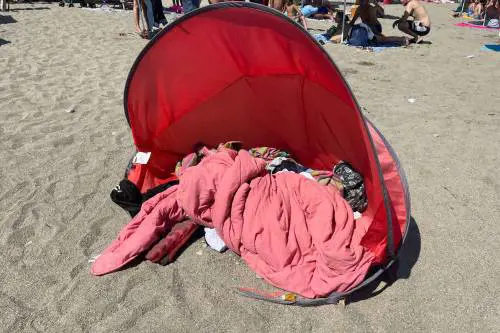 Fermato a Milano l'aggressore del 37enne accoltellato in spiaggia a Savona