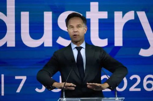 Rutte annuncia i nuovi investimenti della Nato: 40 miliardi contro i droni e addio agli storici Awacs