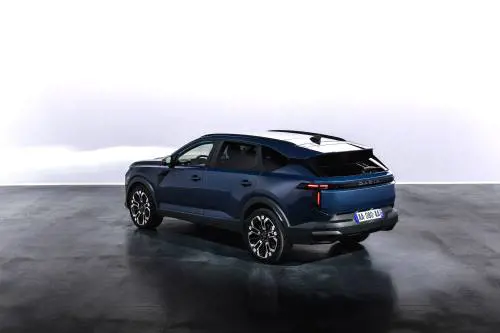 Dacia Striker, il crossover che fonde SUV, station wagon e berlina per conquistare il segmento C