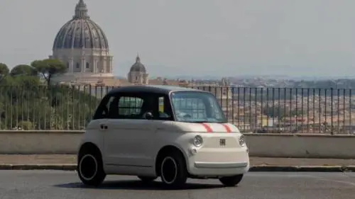 E ora Topolino viaggia anche tra le mura del Vaticano