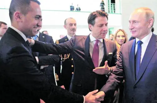 Il Conte filo Putin e i segreti sul Covid