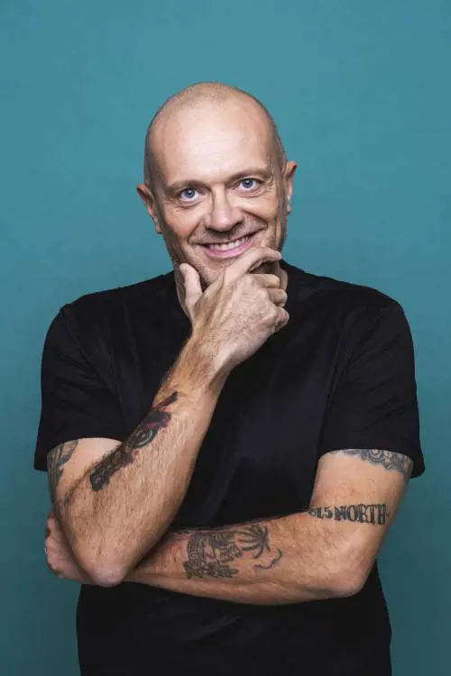 Max Pezzali: "Gli anni '90 erano democratici. Ora viviamo la dittatura dei social"