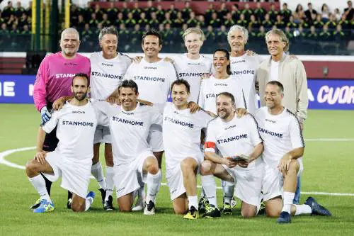 La partita del cuore: in campo cantanti e politici. Guarda le foto 