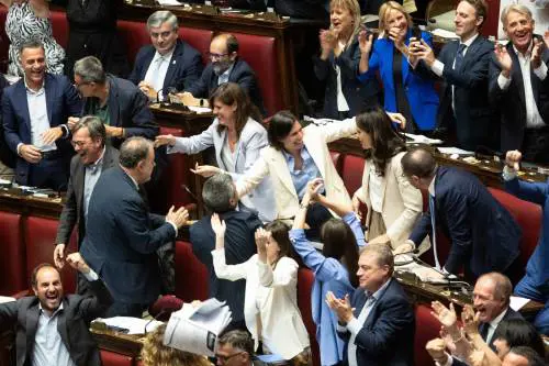 Malumori leghisti e donne in rivolta. Scambio di accuse sui franchi tiratori