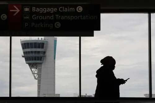 “Stato di emergenza” per 9 voli a Londra Gatwick: cosa è successo