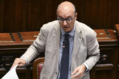 Valditara: “Italia agli italiani? Nulla di censurabile, è condivisibile”