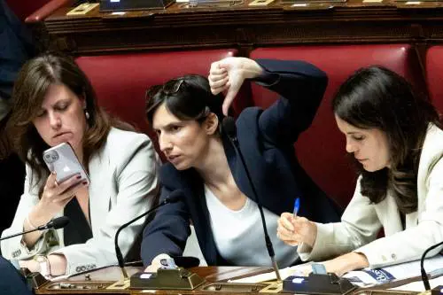 Dopo la festa, guerra aperta a sinistra