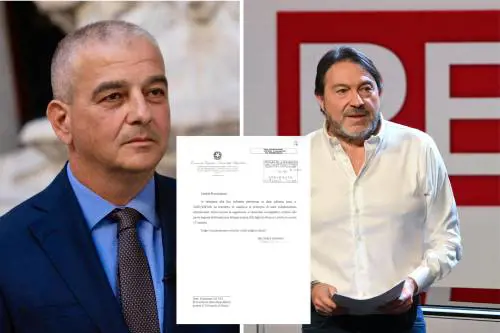 Fazzolari al Giornale: "Finalmente si sgretola la montagna di menzogne di Ranucci". Il conduttore sui social nega l'evidenza, ma i verbali dicono il contrario