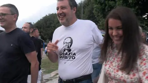 Salvini torna in carcere da Roggero: "Gli ho suggerito di scrivere un libro"