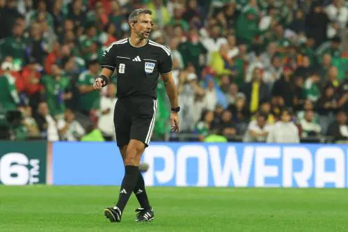 Dall'arresto (per errore) durante il festino hot a Spagna-Argentina: chi Slavko Vincic, l’arbitro della finale mondiale