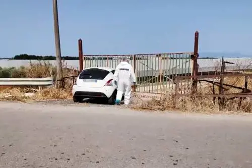 Un colpo di pistola e il rogo: il giallo del giornalista ucciso