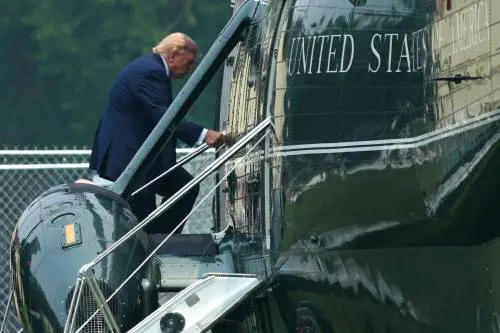 Altri raid e jet Usa in arrivo. Trump: "Sanzioni all’Iran"