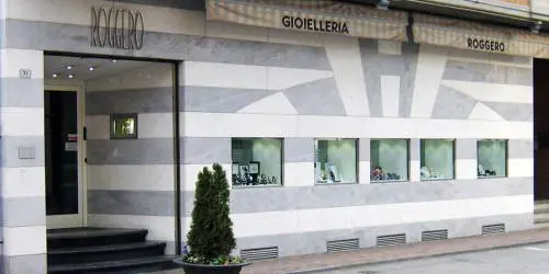 La famiglia Roggero va avanti: riaperta la gioielleria. La moglie: "Siamo in un bruttissimo sogno"