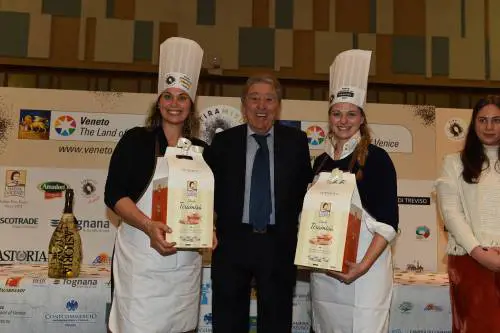 Una cantante fa il tiramisù più buono del mondo