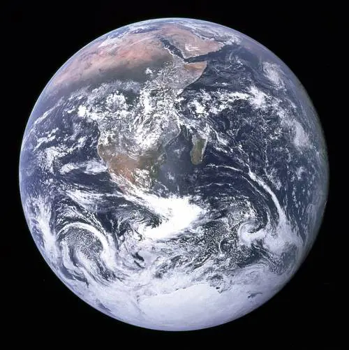 Usa, si schianta con un razzo per dimostrare che la Terra è piatta